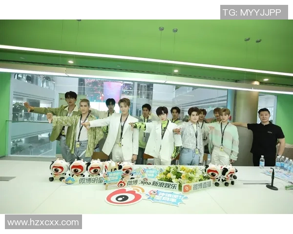 阳光女孩与足球明星的梦想之旅展现青春活力与激情碰撞